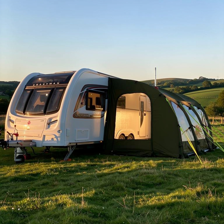 The Glawning Caravanner 390